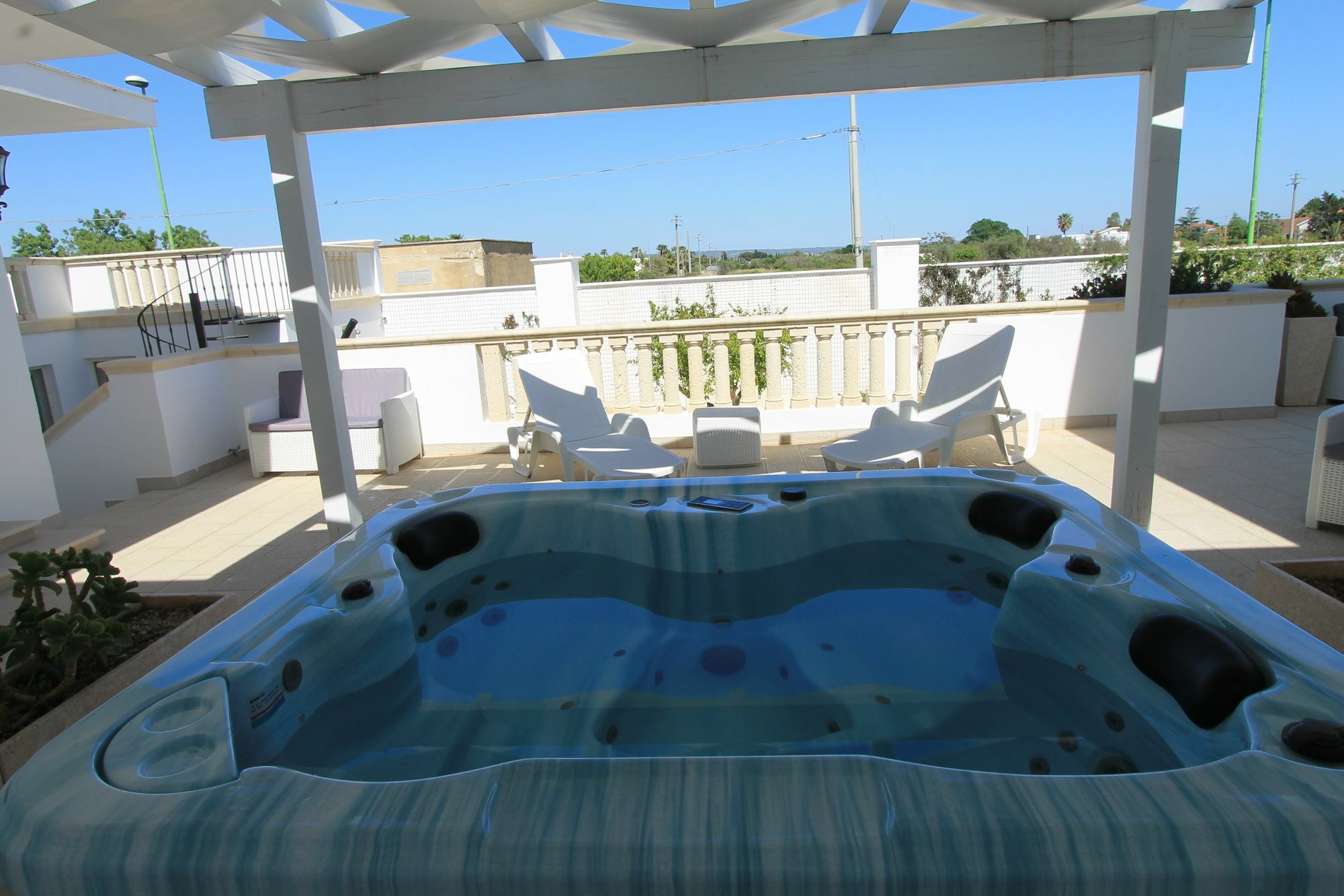 HOTEL SALENTHOUSE RACALE 3* (Italia) - da 45 € | HOTELMIX